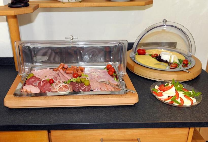 ペンション Wein & Gästehaus M. Bai