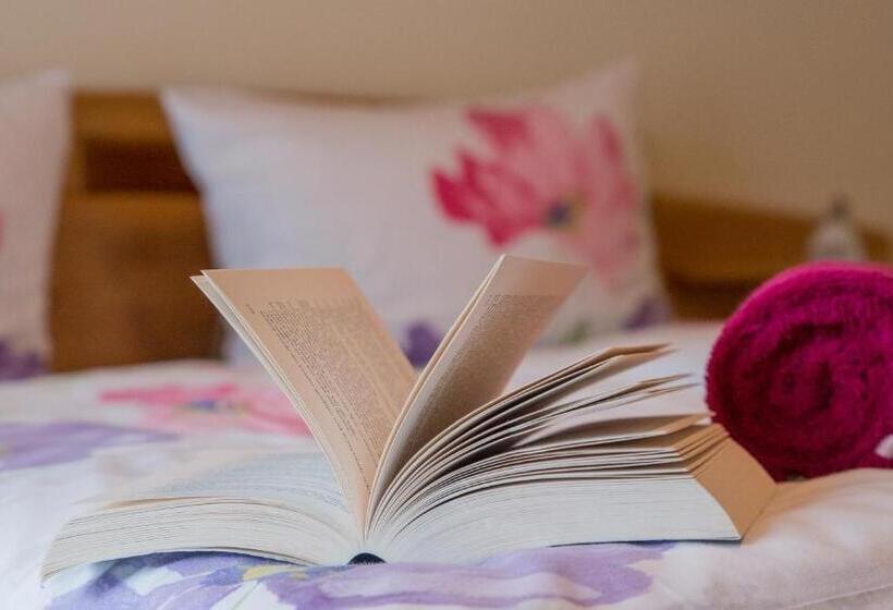 ペンション Weingut Erich Serwazi