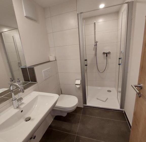 ペンション Weingut Erich Serwazi