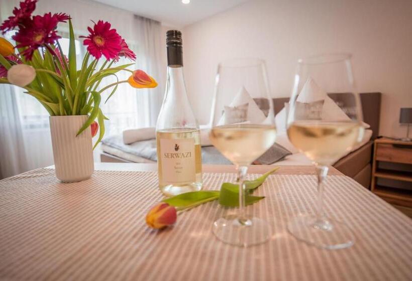 ペンション Weingut Erich Serwazi