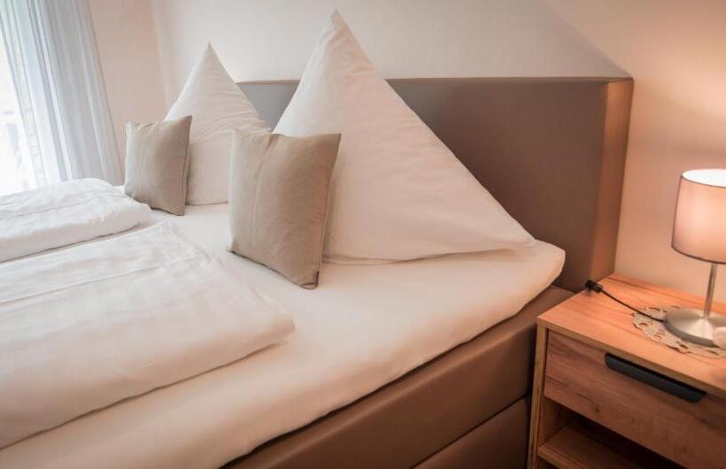 ペンション Weingut Erich Serwazi