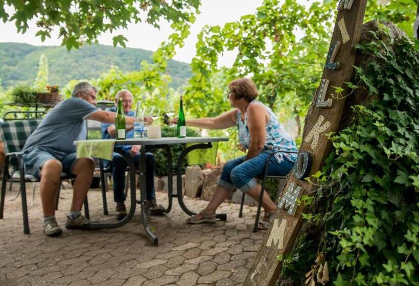 ペンション Weingut Erich Serwazi