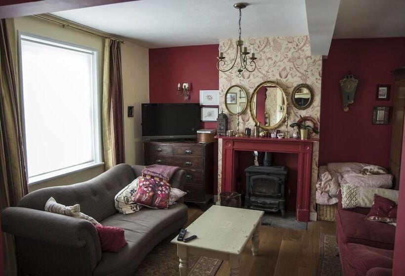 The Old Manse B&b