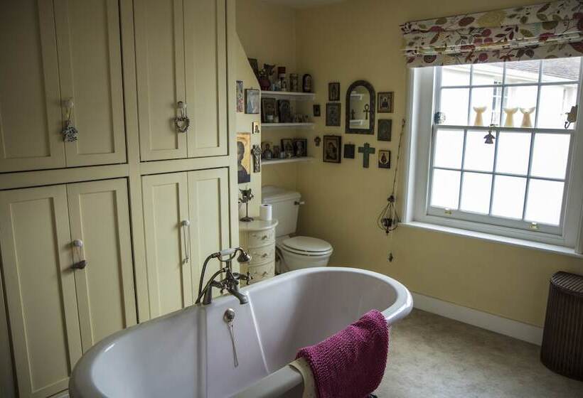 The Old Manse B&b