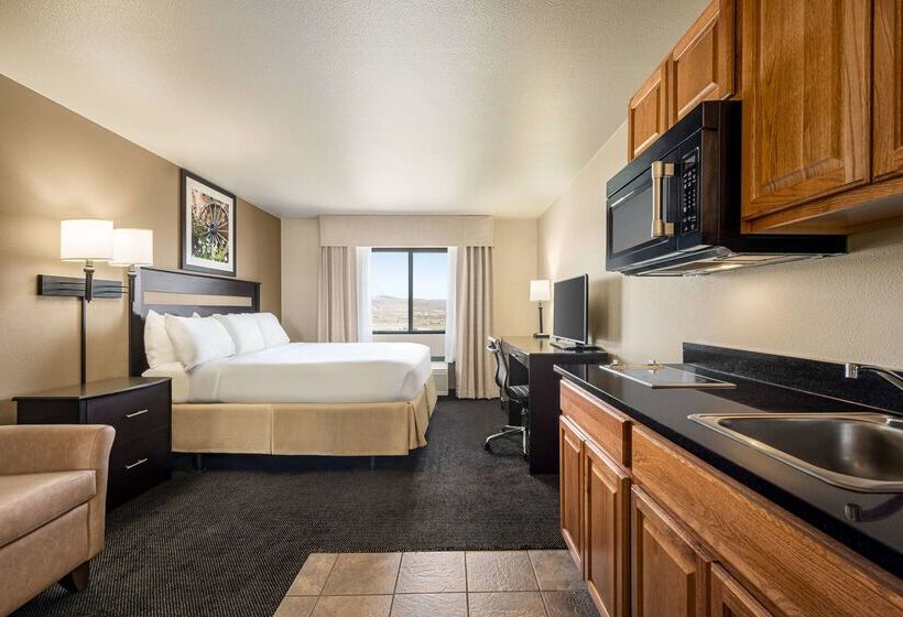 هتل Baymont By Wyndham Elko