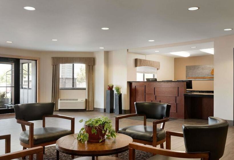 فندق Baymont By Wyndham Wellington
