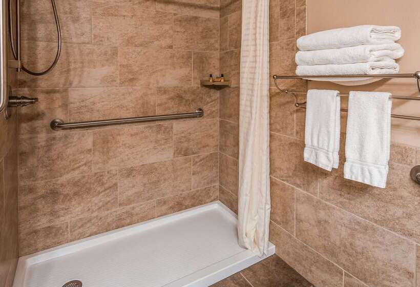 هتل Best Western Plus Concord Inn