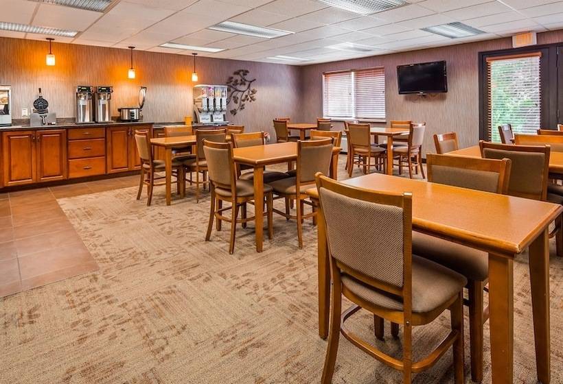 هتل Best Western Plus Concord Inn
