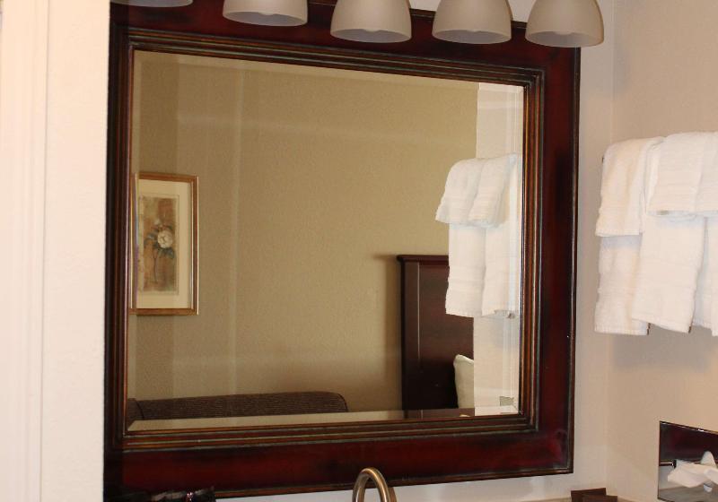 هتل Best Western Plus Concord Inn