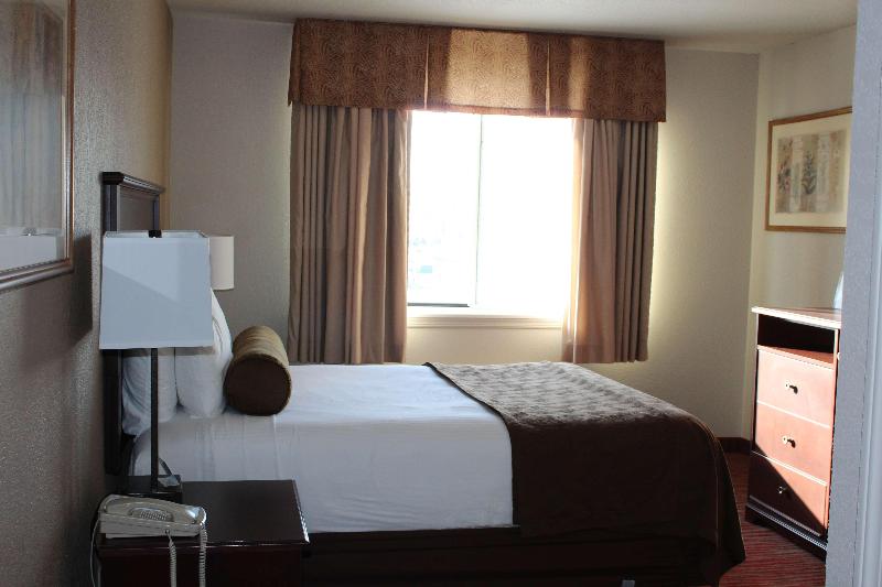 هتل Best Western Plus Concord Inn