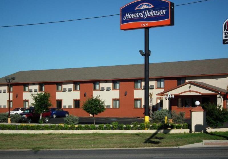 호텔 Howard Johnson By Wyndham Near Schlitterbahn