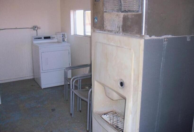 فندق Deluxe Inn Of Roswell