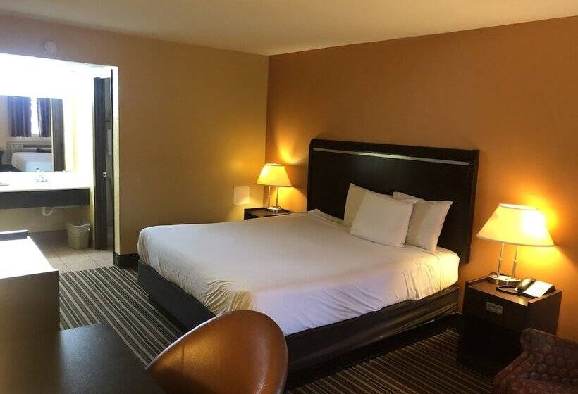 هتل Nendels Inn & Suites Dodge City Airport