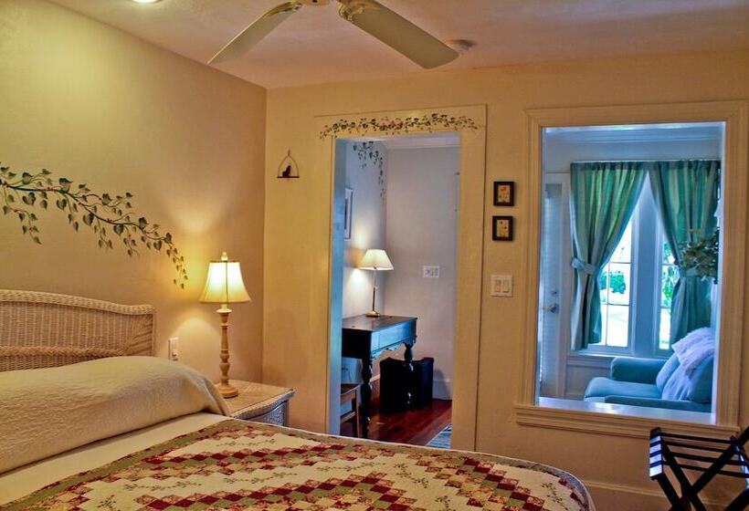 فندق Night Swan Intracoastal B&b
