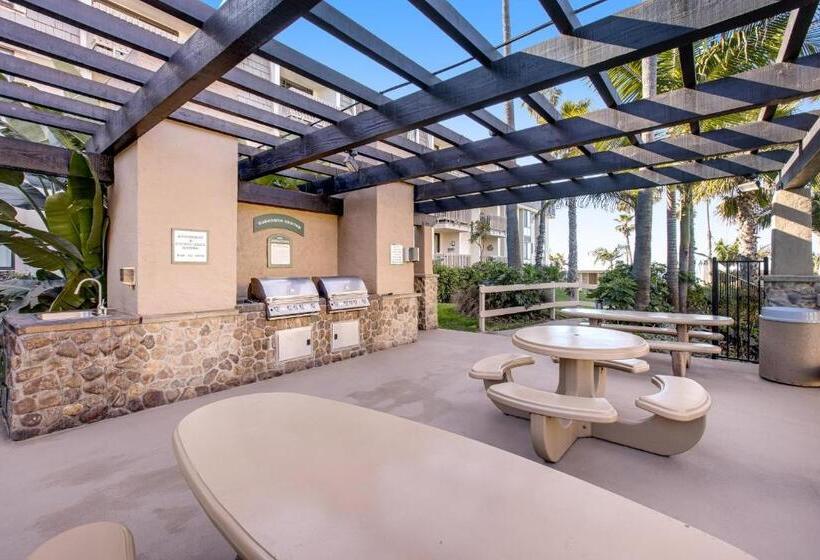 هتل North Coast Village