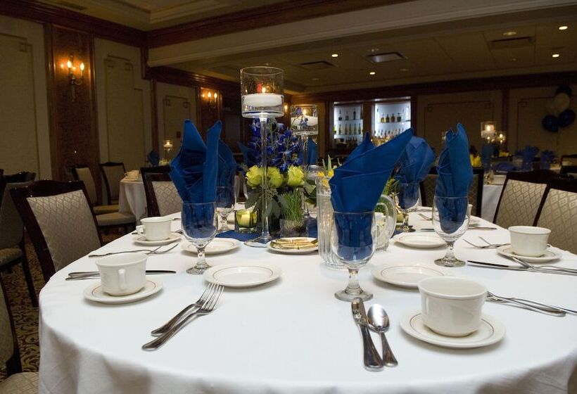 בית מלון כפרי Norwalk Inn & Conference Center
