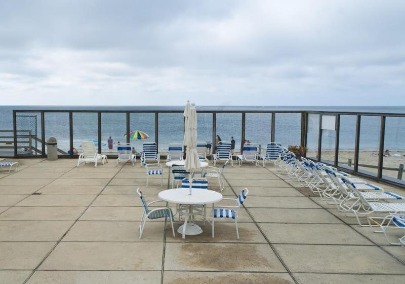 هتل Ocean Club On Smuggler's Beach