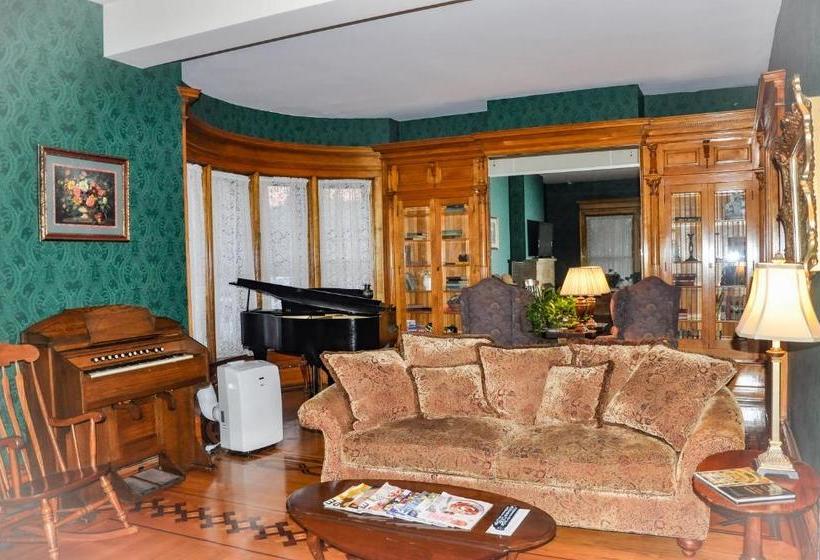 בית מלון כפרי The Old Library Inn Bed & Breakfast