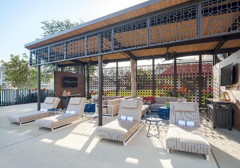 هتل Omni Las Colinas