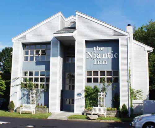 هتل The Niantic Inn