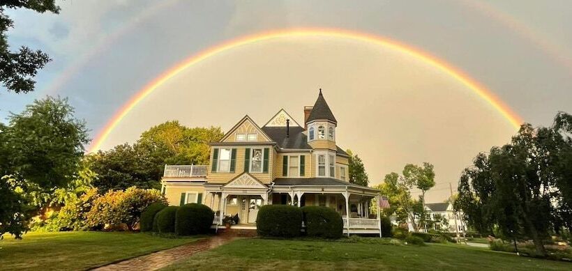 酒店 The Oaks Victorian Inn