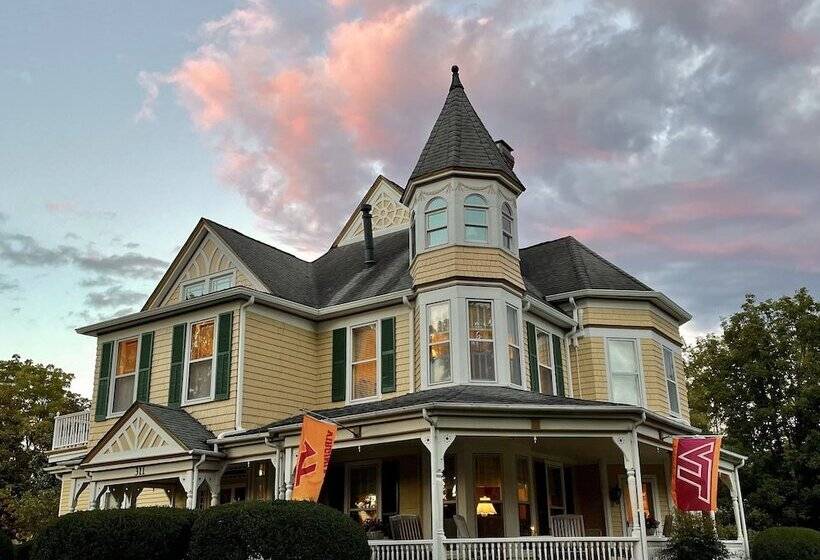 酒店 The Oaks Victorian Inn