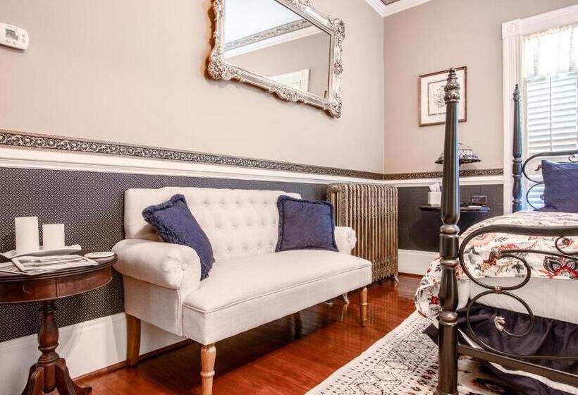 酒店 The Oaks Victorian Inn