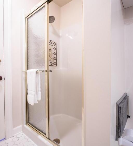 酒店 The Oaks Victorian Inn