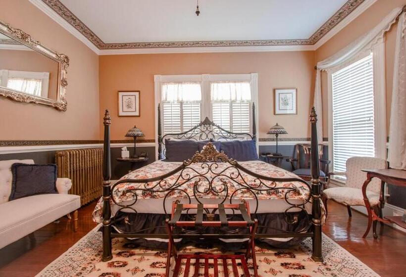 酒店 The Oaks Victorian Inn