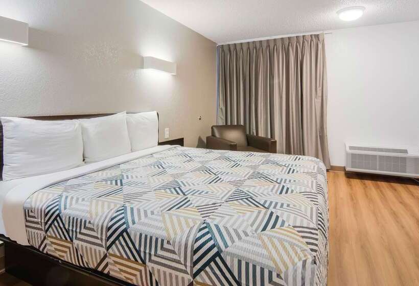 Motel 6addison, Tx  Dallas