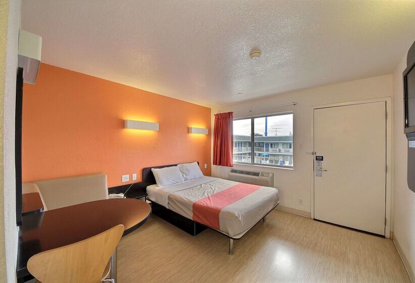 Motel 6 San Marcos, Tx