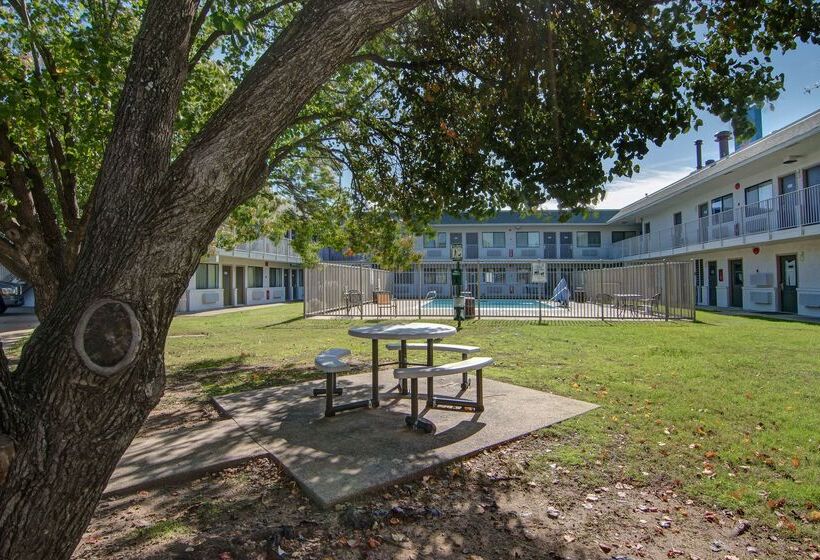 モーテル Studio 6 Grand Prairie, Tx