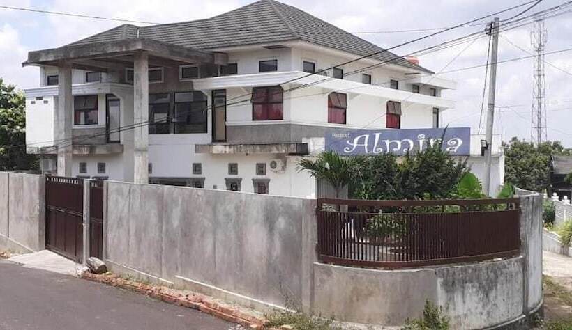 پانسیون Almira Homestay