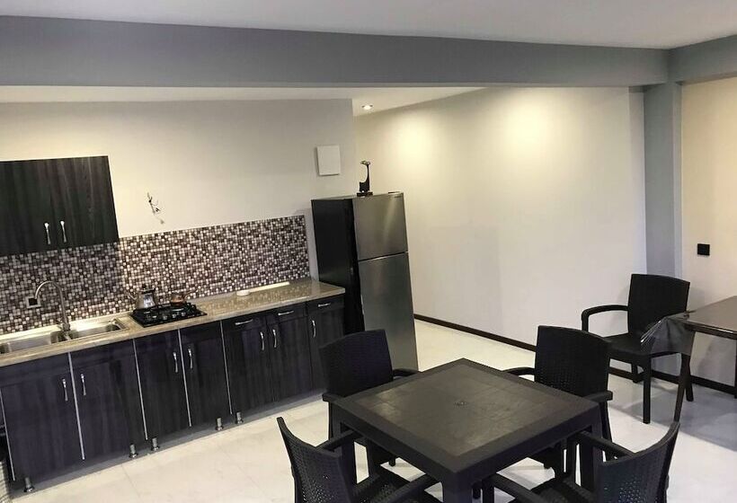 پانسیون Topical House