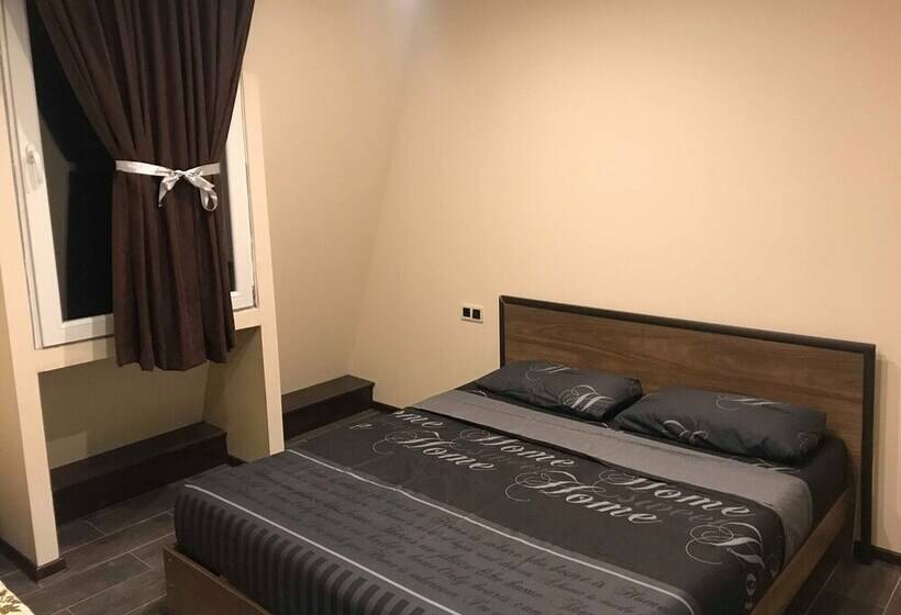 پانسیون Topical House