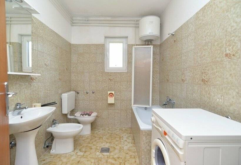 Apartment 1067