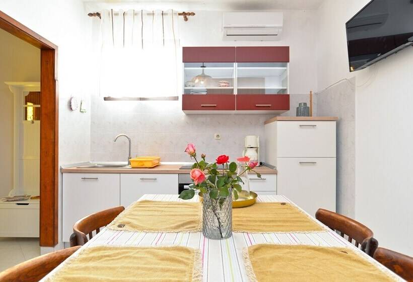 Apartment 1067