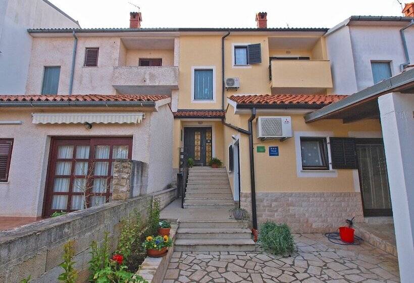 Apartment 946