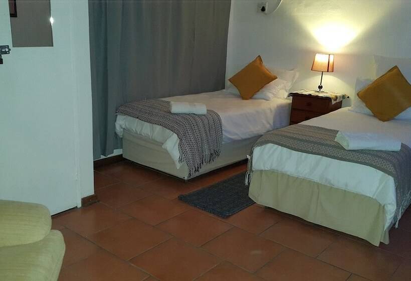 פנסיון Selati Guest House