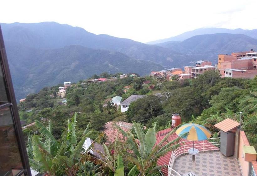 پانسیون Hostal Kurmi   Coroico