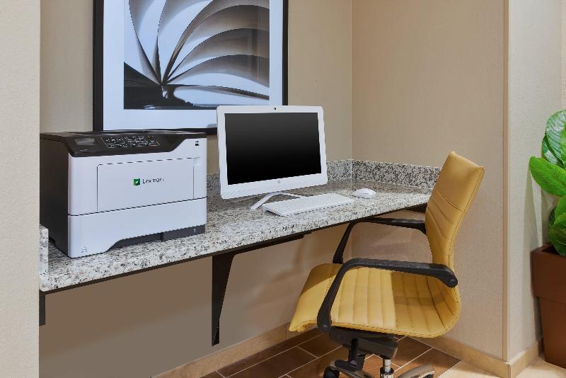 בית מלון כפרי Candlewood Suites Louisville   Ne Downtown Area, An Ihg