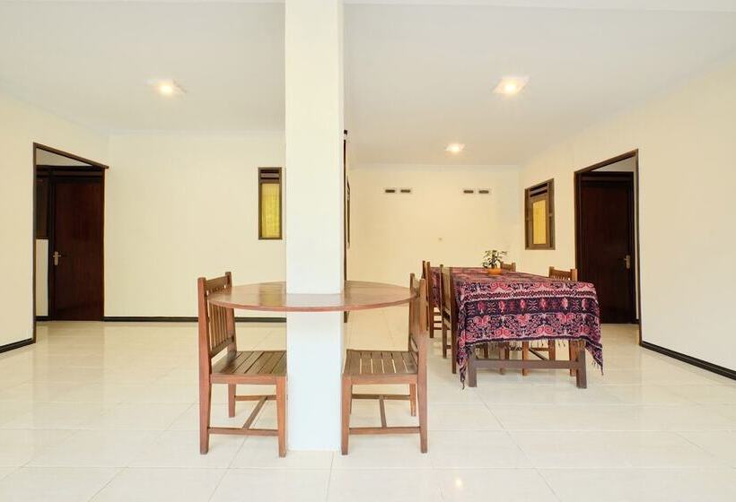 هتل Oyo 2519 Mayang Garini