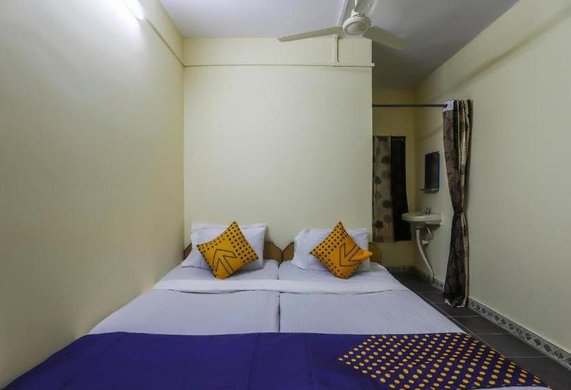 Отель Spot On 62662 Shree Varai Krupa Guest House