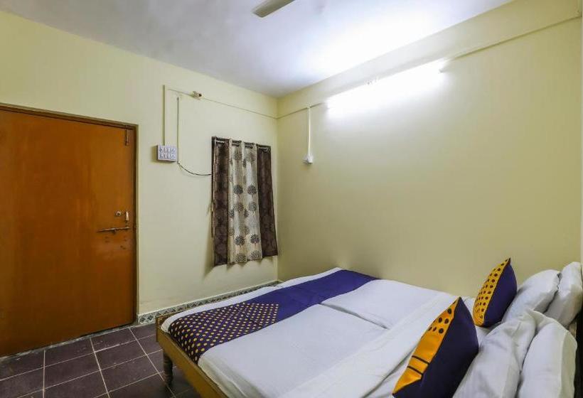 Отель Spot On 62662 Shree Varai Krupa Guest House