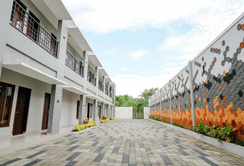 בית מלון כפרי Oyo 2140 Hs Residence