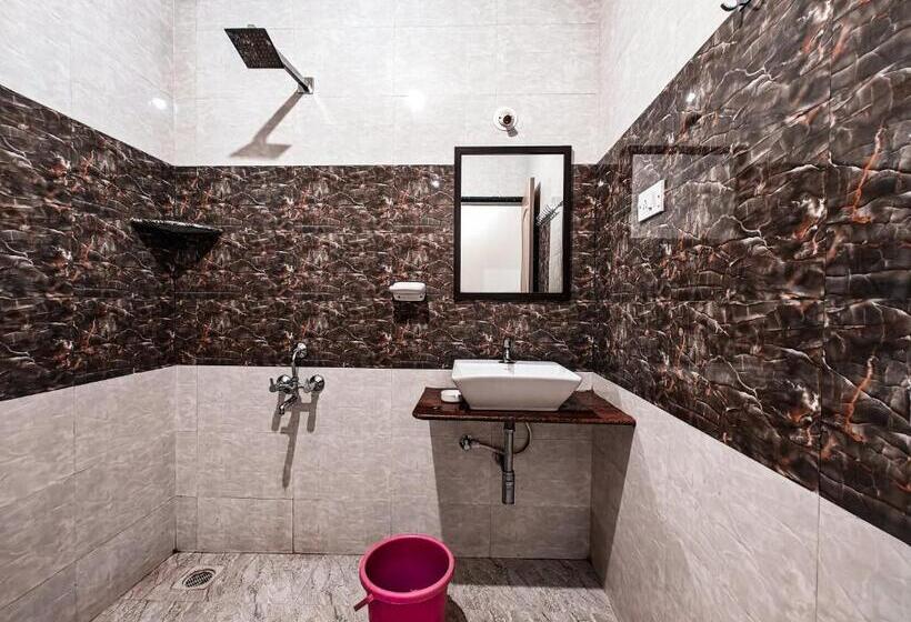 هتل Vibes Inn