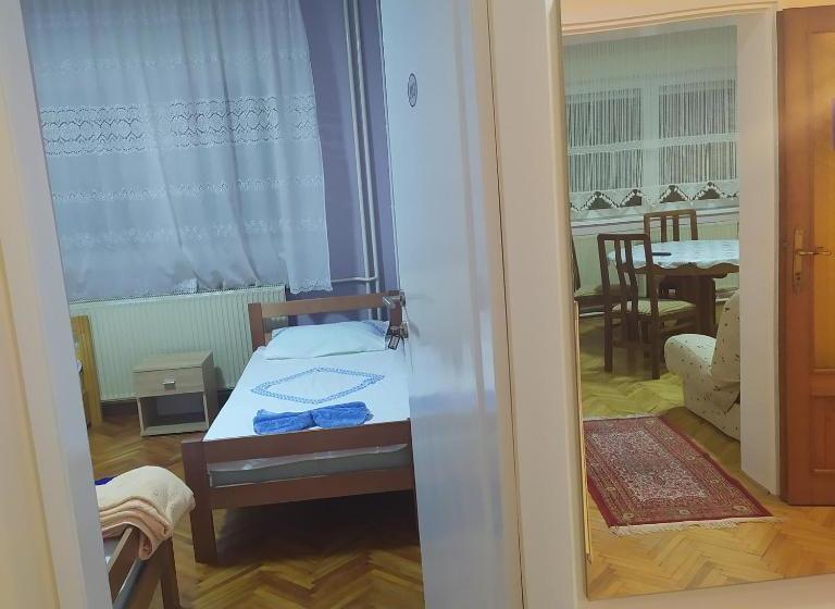 هاستل Apartment   Jona