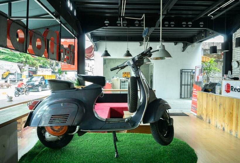 פנסיון Reddoorz Near Alun Alun Madiun