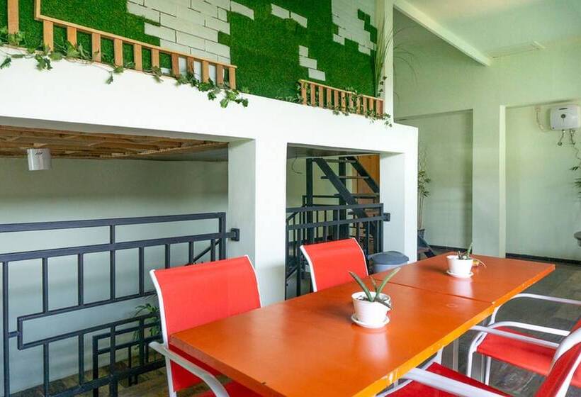 פנסיון Reddoorz Near Alun Alun Madiun