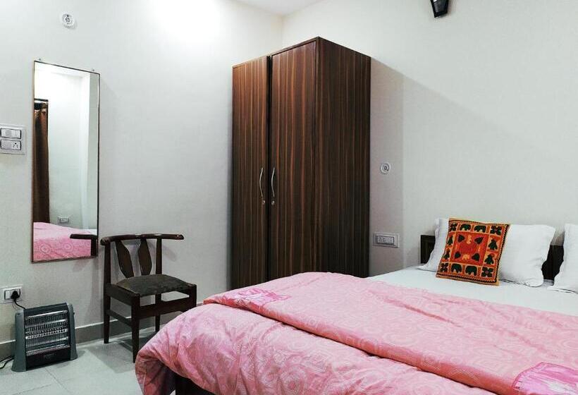 فندق صغير Shimla Gypsy   Home Stay